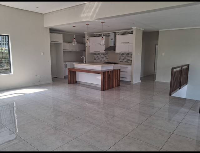 4 BEDROOM HOUSE FOR SALE IN PALM LAKES ESTATE